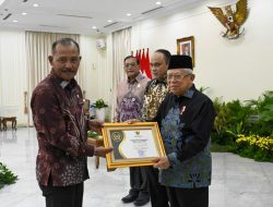 Pemprov Kepri Raih Terbaik Tiga Nasional pada Anugerah Keterbukaan Informasi Publik 2023