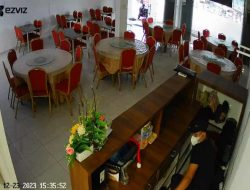 Terekam CCTV Mencuri iPhone, Modus Pria Ini Berpura Menumpang Toilet