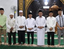 Gubernur Ansar Berbuka Bersama di Masjid Nurussa’adah Tanjungpinang, Serahkan Bantuan Rp57 Juta
