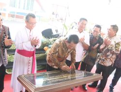Hadiri Peresmian Gereja St. Fransiskus Asisi, Gubernur Ansar Gaungkan Penguatan Moderasi Beragama