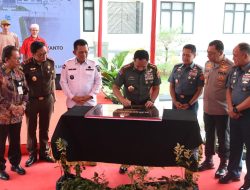 Panglima TNI Didampingi Gubernur Kepri Resmikan Flat Susun Kogabwilhan I