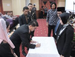 Bawaslu Tanjungpinang Lantik 12 Panwascam,Ini Daftar Namanya