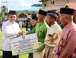 Gubernur Ansar Serahkan Bantuan Kemasyarakatan & Groundbreaking Sejumlah Paket Strategis 2024 di Anambas