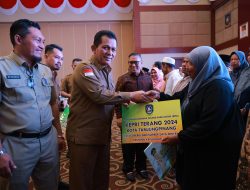 Gubernur Ansar Serahkan Bantuan Rp142 Miliar untuk 2 Kecamatan Tanjungpinang, Komitmen Tingkatkan Kesejahteraan Masyarakat