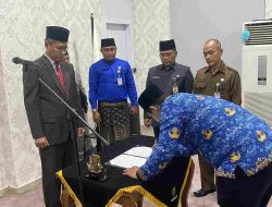 Sekda Zulhidayat Lantik 16 Pejabat Fungsional Pemko