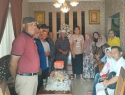 Perkit Tanjungpinang Kunjung Warga yang Sedang Sakit