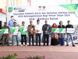 Muhammad Rudi Serahkan BPJS Ketenagakerjaan Untuk 2.300 Petani Se-Batam
