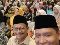 Anggota DPRD Tanjungpinang Prengki Simanjuntak Dampingi Rudy Chua Hadiri Penyerahan Bantuan Modal 1.965 Pelaku UMKM