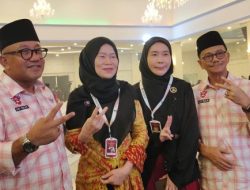 Mantan Walikota  Suryatati Hadiri Debat Perdana Calon Walikota Tanjungpinang, Berikan Dukungan Untuk Lis-Raja