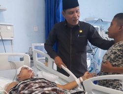 Usai Operasi, Anggota DPRD Tanjungpinang Prengki Simanjuntak dan Istri Kembali Besuk 2 Pasien di RSAL