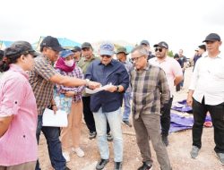 Jefridin Tinjau Pasar Sementara dan Fasilitas Umum di Tanjung Banun