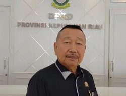Dinilai Memberatkan Warga dan Tak Sebanding Fasilitas, Anggota DPRD Kepri Bobby Jayanto Soroti Kenaikan Tarif Pas Pelabuhan SBP   
