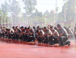 Kapolres Bintan Pimpin Upacara Kenaikan Pangkat 41 Personel