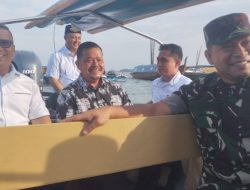 Berkat Perjuangan Ketua DPRD Kepri, Wagub Nyanyang Serahkan Hibah Satu Unit Boat Pancung ke Koramil Belakangpadang