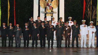 Tegak dalam Hening, Wakil Ketua III DPRD Kepri Hormati Pahlawan di Apel Renungan Suci HUT RI ke-80