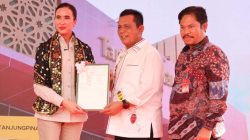 Gubernur Ansar Serahkan Sertifikat Lahan Pusat Kreasi Destinasi Pariwisata di Kawasan Gurindam 12 kepada Menpar RI