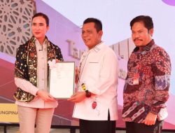 Gubernur Ansar Serahkan Sertifikat Lahan Pusat Kreasi Destinasi Pariwisata di Kawasan Gurindam 12 kepada Menpar RI