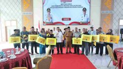 Gubernur Kepri Ansar Serahkan Hibah, Wali Kota Lis: Bantuan Langsung Dirasakan Masyarakat