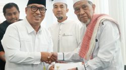 Wagub Nyanyang Safari Ramadan di Dua Masjid Batam, Serahkan Bantuan untuk Yatim dan Dhuafa