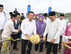 Gubernur Ansar Resmikan Dermaga Apung HDPE Pelabuhan Jagoh Lingga