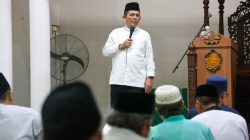 Gubernur Ansar Safari Ramadan di Masjid Al-Maghfiroh, “Bukan Gubernur, Tapi Sebagai Jamaah”