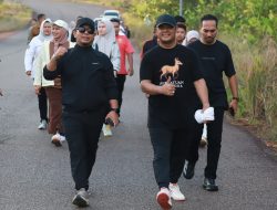Pererat Kebersamaan, Pimpinan DPRD Gelar Jalan Santai Bersama Sekretariat DPRD Kepri