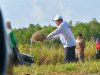 Pimpin Goro Kamis Bersih di Tanjungpinang, Gubernur Ansar Sulap Simpang Camat Bukit Bestari Jadi Rapi