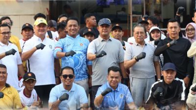 DPRD Kepri Sambut Hari Jadi ke-24 dengan Jalan Santai dan Aksi Peduli Lingkungan