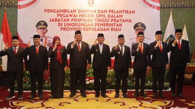Gubernur Ansar Lantik Tujuh Pejabat Eselon II, Tekankan Amanah dan Prestasi Kerja