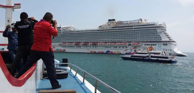Kapal Pesiar Genting Dream Memulai Kunjungan Perdana Ke Bintan Kapal Pesiar Genting Dream Memulai Kunjungan Perdana Ke Bintan