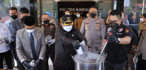 Barang Bukti Narkotika Jenis Sabu Seberat 6.304,59 Gram Dimusnahkan Oleh Polres Karimun Barang Bukti Narkotika Jenis Sabu Seberat 6.304,59 Gram Dimusnahkan Oleh Polres Karimun