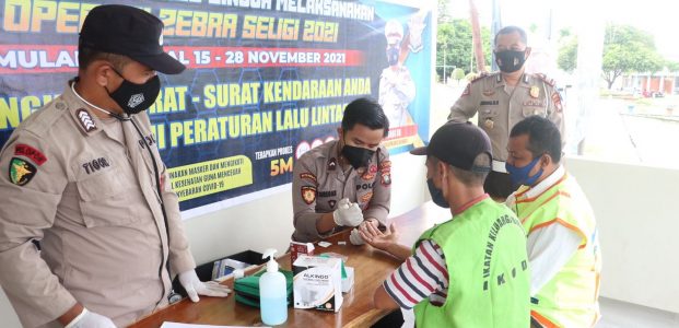Guna Menekan Kecelakaan Lalu Lintas, Satlantas Polres Lingga Gelar Pemeriksaan Kesehatan Gratis Kepada Tukang Ojek Guna Menekan Kecelakaan Lalu Lintas, Satlantas Polres Lingga Gelar Pemeriksaan Kesehatan Gratis Kepada Tukang Ojek