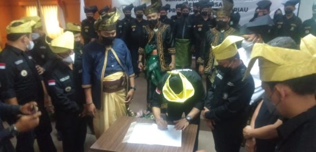 DPD Geram Resmi Dikukuhkan, Ansar Ahmad Sampaikan Menjadi Pelopor Pelindung dan Dalam Mempertahankan Serta Melestarikan Kebudayaan Melayu di Kepulauan Riau DPD Geram Resmi Dikukuhkan, Ansar Ahmad Sampaikan Menjadi Pelopor Pelindung dan Dalam Mempertahankan Serta Melestarikan Kebudayaan Melayu di Kepulauan Riau